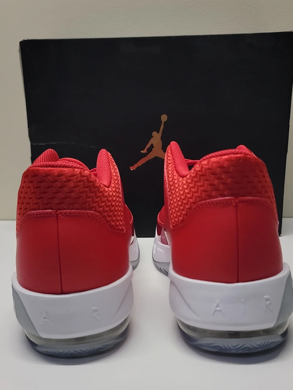 Jordan max aura